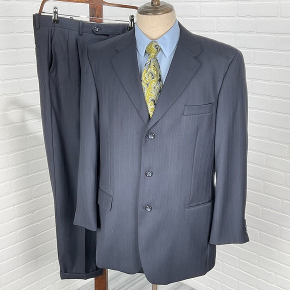 Caravelli Suit Mens 42R 33W 28L Blue Pinstripe Superior 150s Hightech Classic - Picture 1 of 16